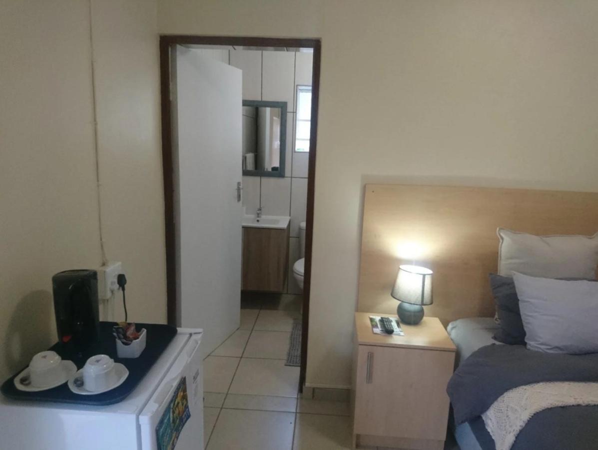 Pta East Guest House Pretoria Exterior foto